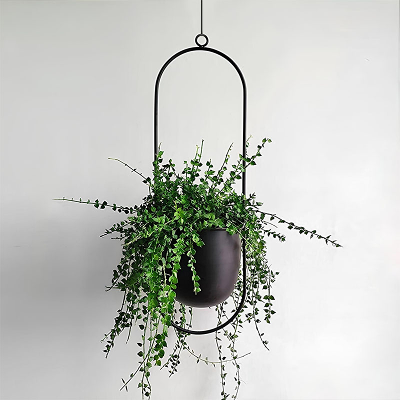 Metal hanging flower pot in black color Φ15cm.